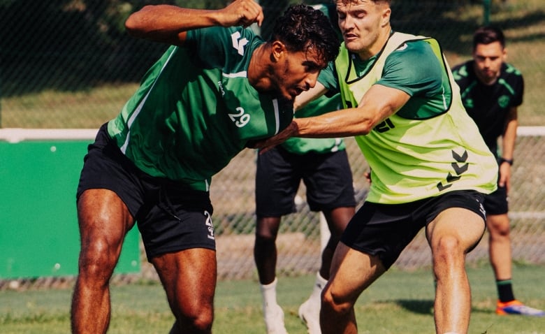 Illustration : "Mercato ASSE : Le départ redouté d'un attaquant rendu officiel par les Verts "