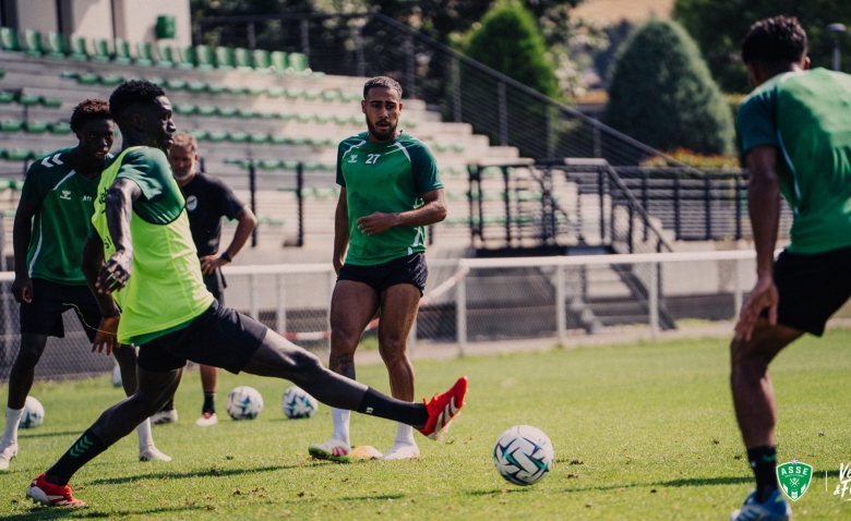 Illustration : "Mercato ASSE : Un départ et une arrivée proches d'être conclus à un poste prioritaire !"