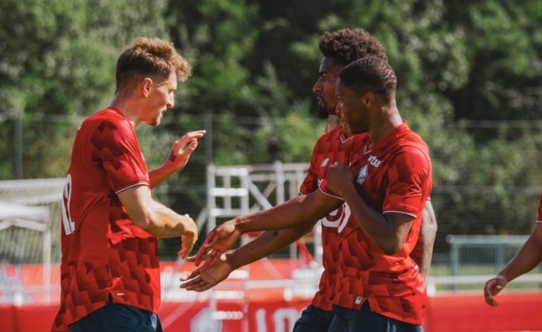 Illustration : "Mercato LOSC : Une clause à 20 M€ relance une bataille de négociations"