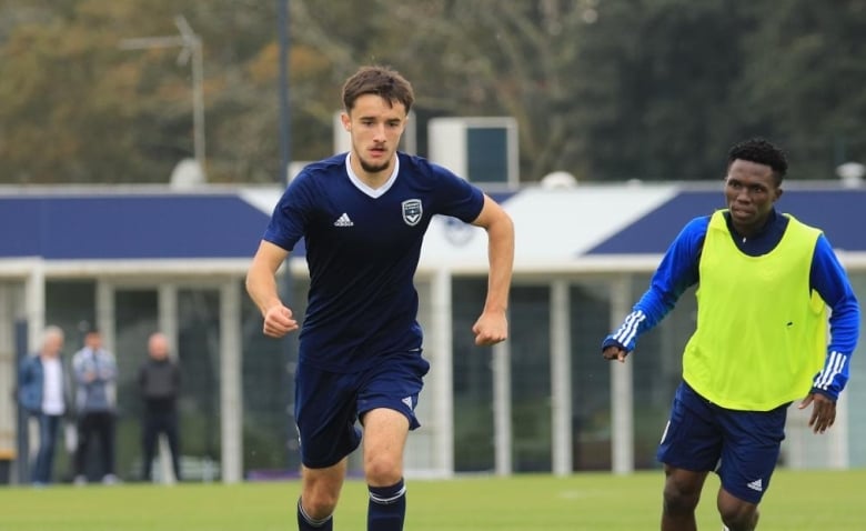 Illustration : "Mercato Bordeaux : Une nouvelle recrue susceptible de faire passer un cap dans la course à la montée ?"