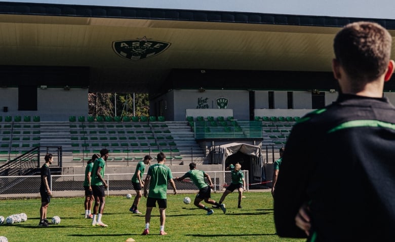 Illustration : "Mercato ASSE : Un crack offensif de Premier League tout proche de s'engager à Sainté !"