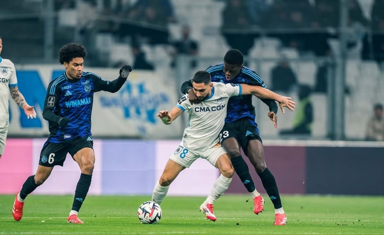 Illustration : "Mercato OM : Une piste prestigieuse de l'été tombe à l'eau au profit d'un club anglais "