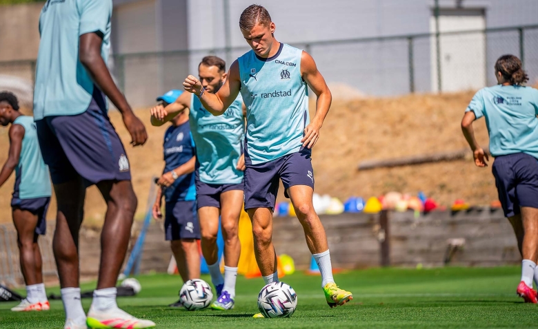 Illustration : "Mercato OM : Un ailier ciblé de longue date passe sous le nez de l'OM et signe en Italie"