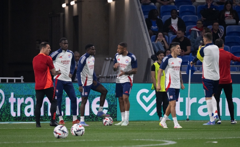 Illustration : "Mercato OL : Un joyau offensif des Gones volé dans l'ombre par un concurrent en L1 ?"