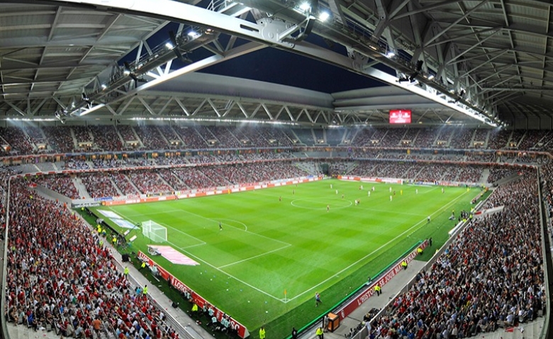 Illustration : "Mercato LOSC : Le board lillois se bat pour la prolongation d'un taulier de Genesio !"