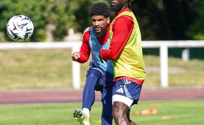 Illustration : "Mercato Brest : Un pensionnaire de Ligue 1 suit de près le dossier d'un milieu brestois !"