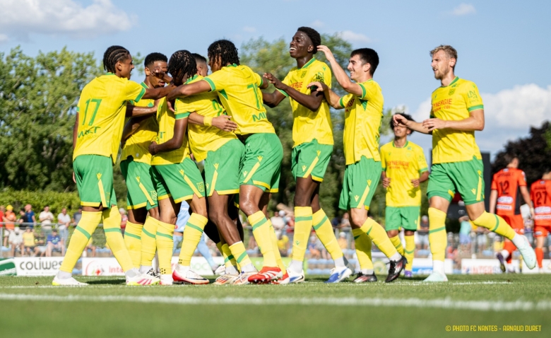 Illustration : "Mercato FC Nantes : Adieux officiels après un départ gratuit en Grèce"