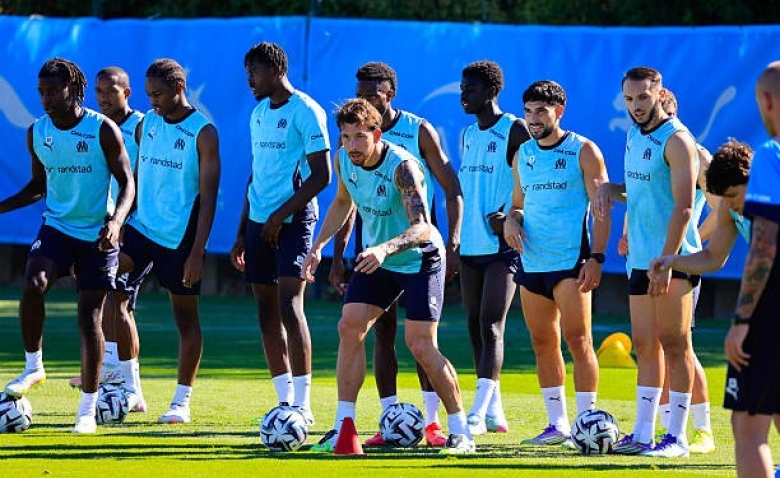 Illustration : "OM : Deux Marseillais quittent précipitamment le stage aux Pays-Bas "