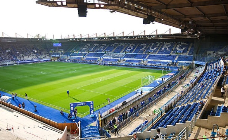 Illustration : "Mercato Strasbourg : Une révélation en Espagne dans le viseur du board strasbourgeois !"