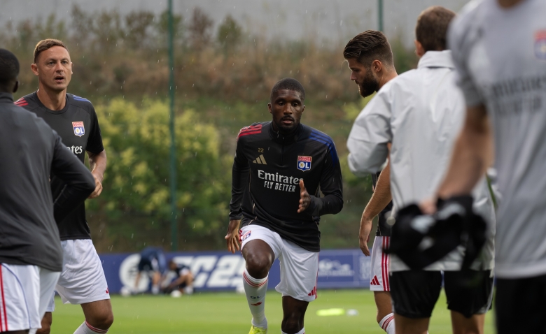 Illustration : "Mercato OL : Un Milanais courtisé par Fonseca pour occuper un poste prioritaire !"