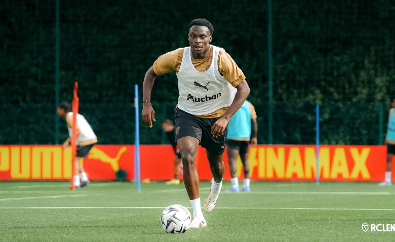 Illustration : "Mercato Lens : Un flop du RCL parti pour s'envoler en Amérique du Sud ?"