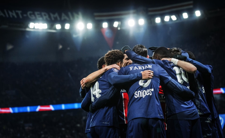 Illustration : "Mercato PSG : Un partisan de la saison historique en froid avec le club "