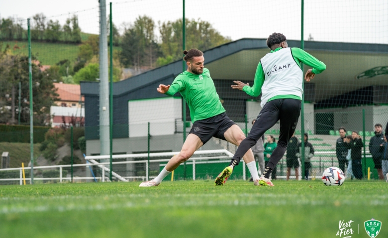 Illustration : "ASSE : Une belle surprise pour les supporters malgré la rouste infligée par le Paris FC"