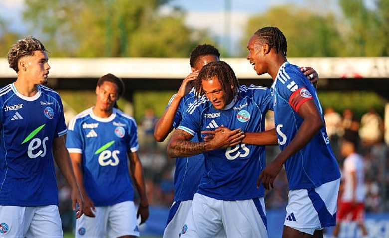 Illustration : "Mercato Strasbourg : Une nouveau gros transfert orchestré par BlueCo pour épauler Emegha !"