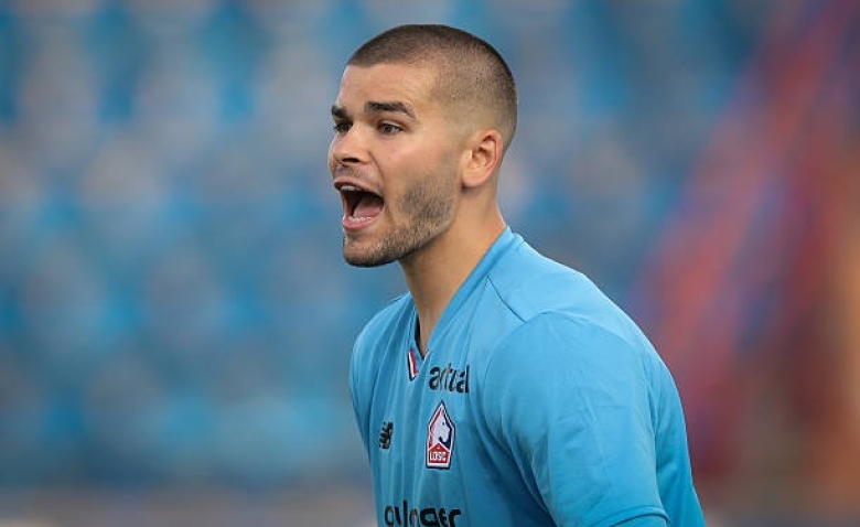 Illustration : "Mercato PSG : Une première offre dégainée pour un phénomène de Ligue 1 !"