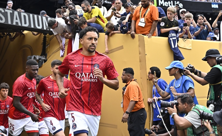 Illustration : "Mercato PSG : Un départ soulageant suivi d'une arrivée XXL en charnière centrale ?"