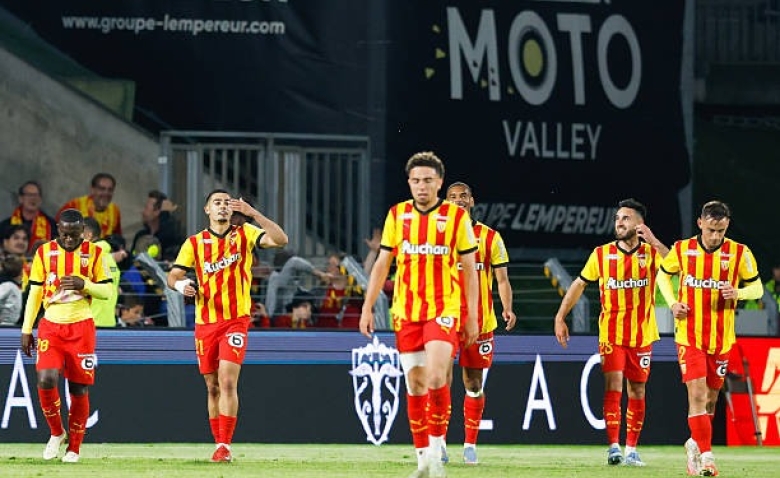 Illustration : "Mercato Lens : Sage laisse entrevoir de nouvelles arrivées avant la reprise de la L1 !"