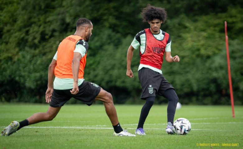 Illustration : "Mercato Nantes : Les coulisses d'un transfert historique sous la tunique nantaise"