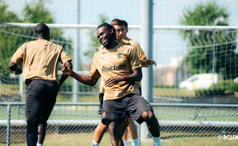 Illustration : "Mercato Lens : Lens laisse filer un attaquant vers la Grèce "