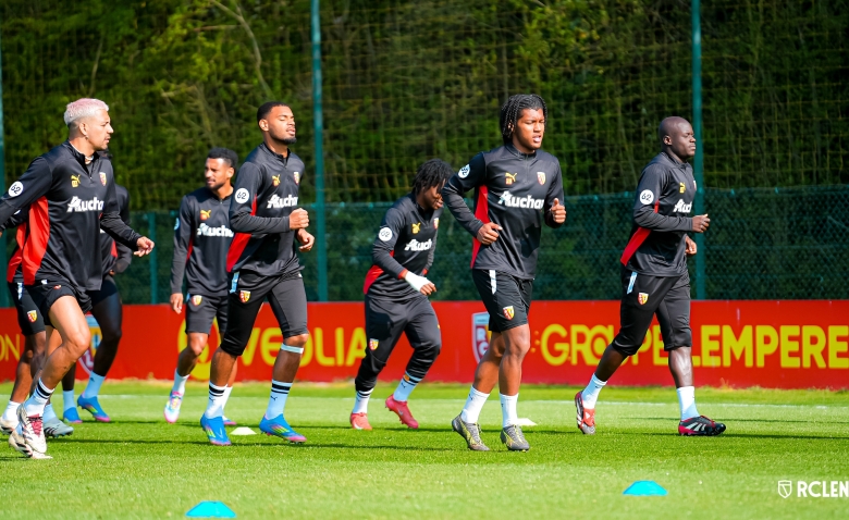 Illustration : "Mercato RC Lens : Après Pogba et Giroud, un autre champion en passe de rejoindre la Ligue 1 "