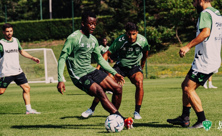 Illustration : "Mercato ASSE : Trois départs se profilent juste avant la reprise face à Laval "