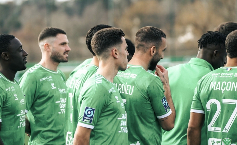 Illustration : "ASSE : Deux joueurs proches de l’explosion en viennent au clash ! "