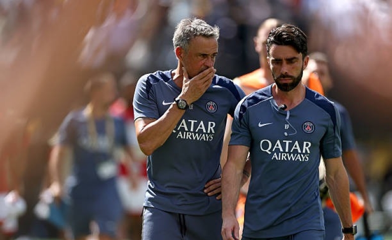 Illustration : "Mercato PSG : Luis Enrique met la pression à la direction ! "