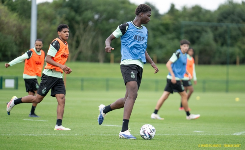 Illustration : "Mercato FC Nantes : L'OM abandonne la piste d'un Canari et laisse le chemin ouvert pour un autre club "