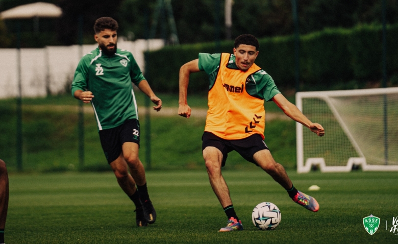 Illustration : "Mercato ASSE : Un ancien de Ligue 1 va rejoindre les Verts "