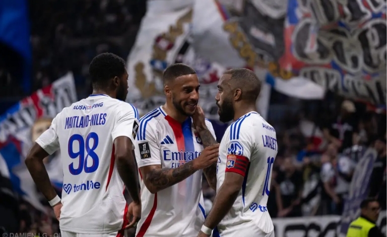 Illustration : "Mercato OL : Un nouveau dernier rempart prêt à débarquer"