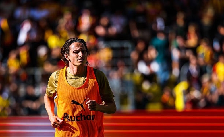 Illustration : "Mercato Lens : Une recrue phare de l'été épate déjà tout le monde dans l'Artois "