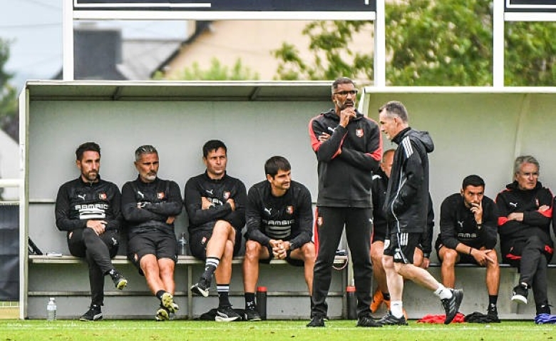 Illustration : "Stade Rennais : Une grosse absence redoutée face à l'OM suivie d'un départ majeur"