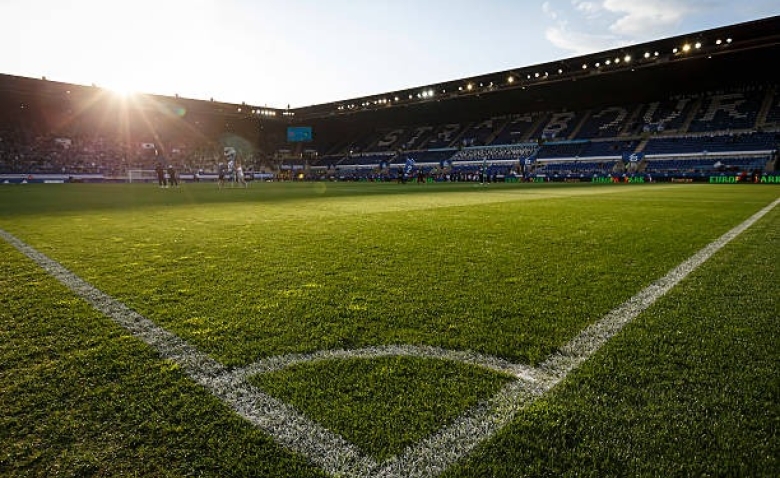 Illustration : "Mercato Strasbourg : Un retour express en Ligue 1 pour un ancien attaquant prolifique ?"