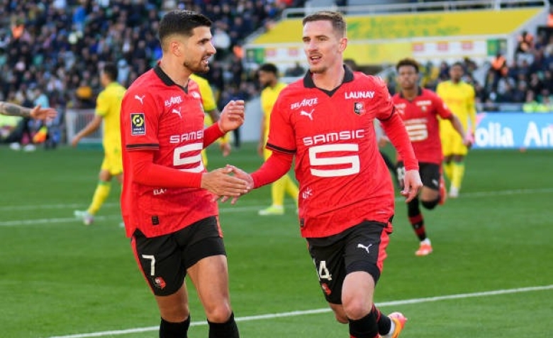 Illustration : "Mercato Rennes : Un chouchou du club sondé par le board rennais pour un retour canon !"