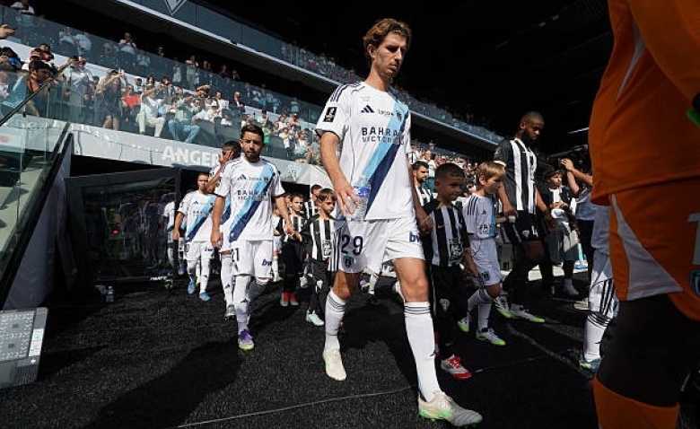 Illustration : "Mercato Paris FC : Une arrivée de luxe se goupille pour rectifier le tir après Angers !"