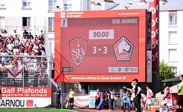 Illustration : "Mercato LOSC : Une piste offensive du Stade Rennais bientôt raflée ?"