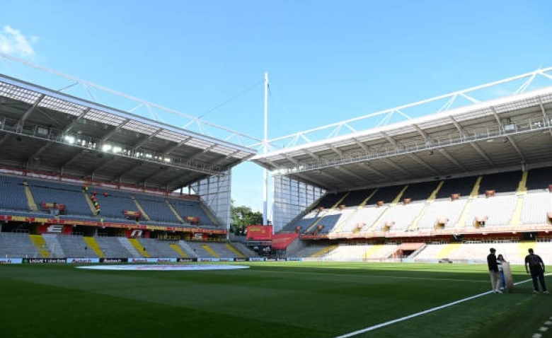 Illustration : "Mercato Lens : Une révélation 2024-2025 de L1 dans le viseur du RCL en attaque !"