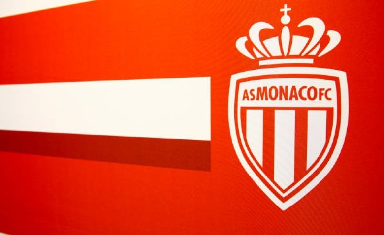 Illustration : "Mercato Monaco : Une pépite du club quitte le navire en direction de la Suisse"