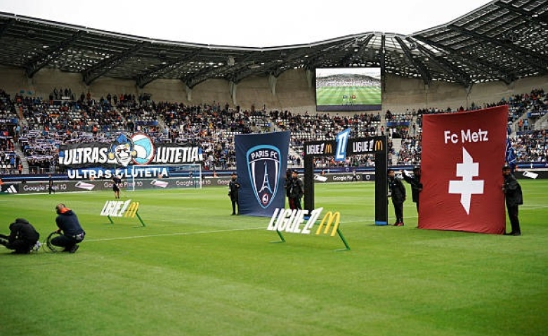 Illustration : "Mercato Metz : Une signature offensive fait saliver les supporters dans la course au maintien"