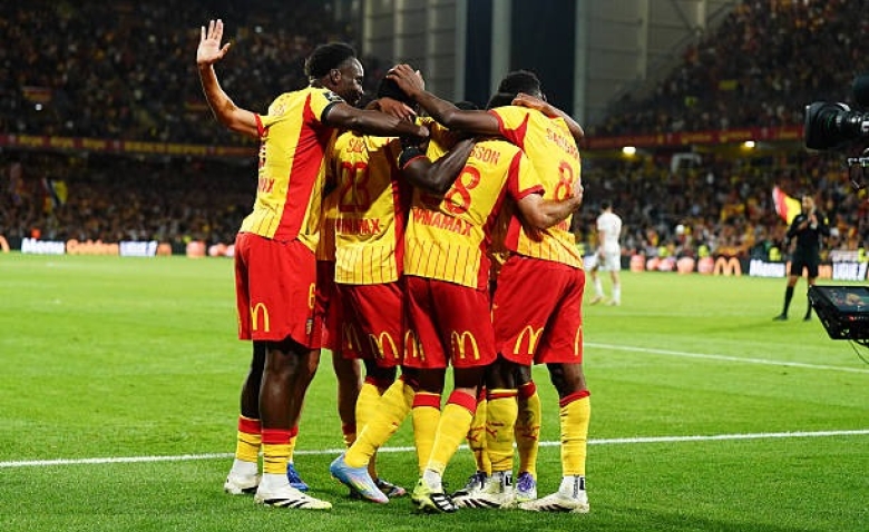 Illustration : "Mercato Lens : Un ultime départ chez les Sang et Or malgré la fin du mercato ?"