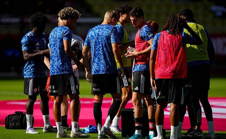 Illustration : "Mercato Strasbourg : Une vague de recrutements historique opérée par le RCSA cet été"