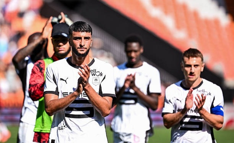 Illustration : "Mercato Rennes : Un dernier départ officialisé par le SRFC pour clôturer l'été après Salah"