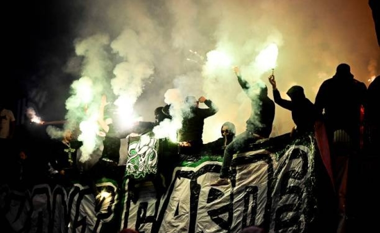 Illustration : "Mercato ASSE : Un ancien crack stéphanois se lance dans un défi surprenant à l'étranger"