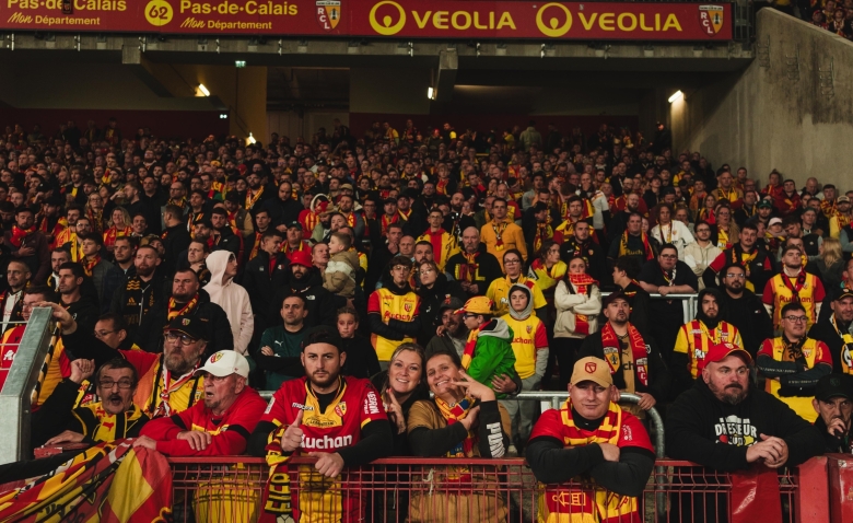 Illustration : "Mercato RC Lens : un transfert attendu en Belgique tombe à l’eau, coup de théâtre dans le mercato sang et or"