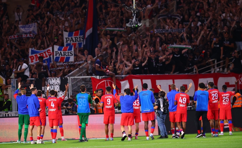 Illustration : "PSG : L’un des talents les plus explosifs de l’effectif doit encore franchir un cap pour devenir la Ferrari redoutée qu’on attend"