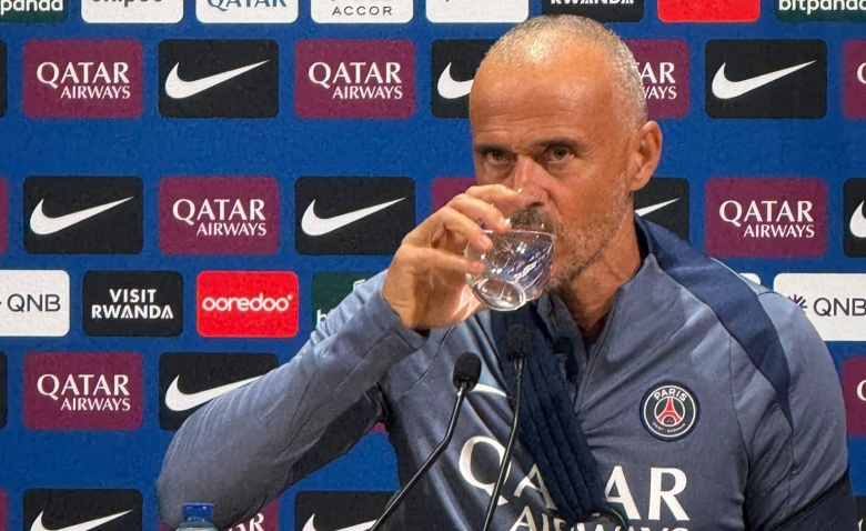 Illustration : "PSG : L’entraîneur répond cash après de nouveaux coups durs dans l’effectif"