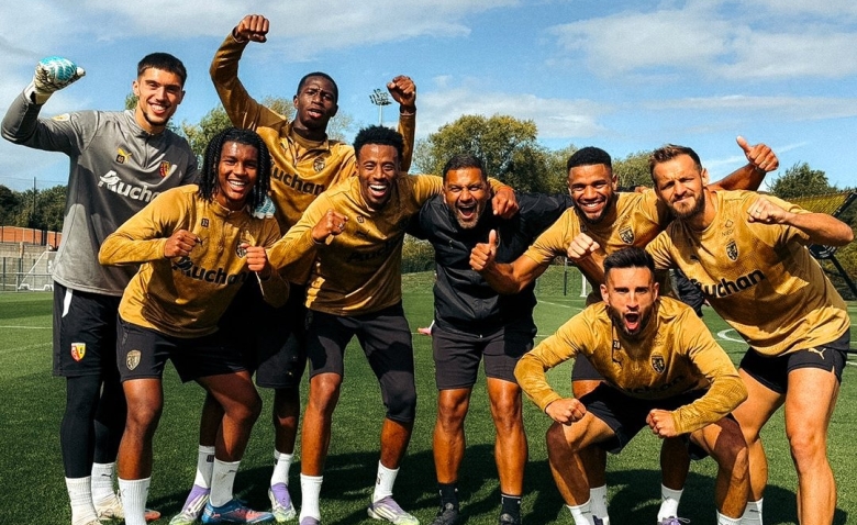 Illustration : "RC Lens : Pierre Sage fait ses choix avant le choc face au PSG"