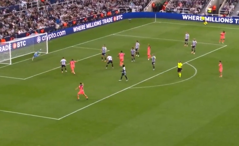 Illustration : "Newcastle - Barcelone (1-2) : le résumé et les buts en vidéo - LDC 25/26 (J1)"