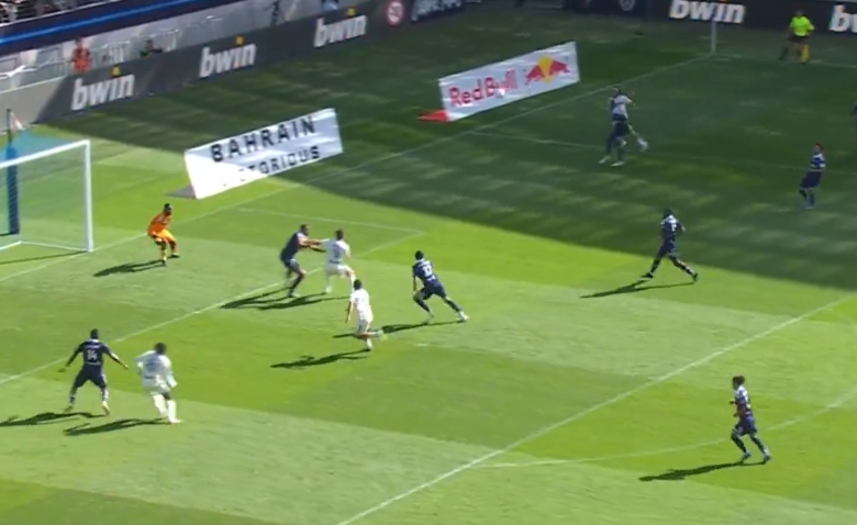 Illustration : "Paris FC - Strasbourg (2-3): le résumé et les buts en vidéo - Ligue 1 25/26 (J5)"