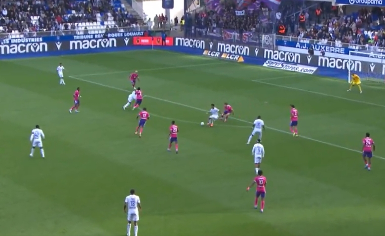 Illustration : "Auxerre - Toulouse (1-0) : le résumé et les buts en vidéo - Ligue 1 25/26 (J5)"